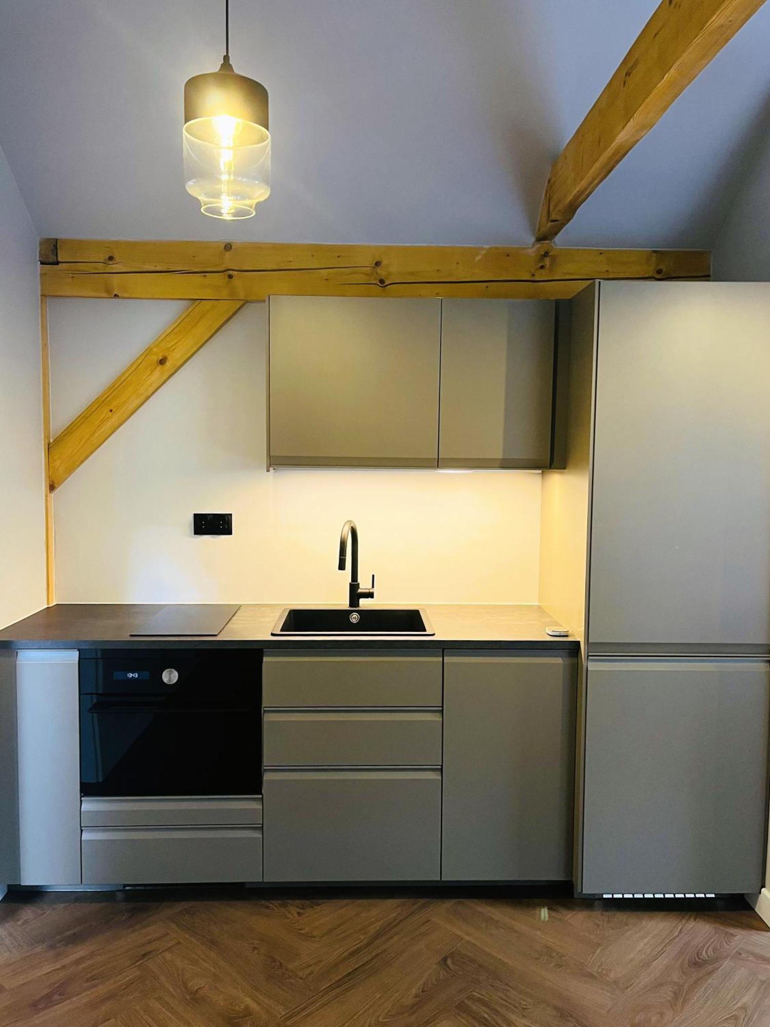Merri Apartment